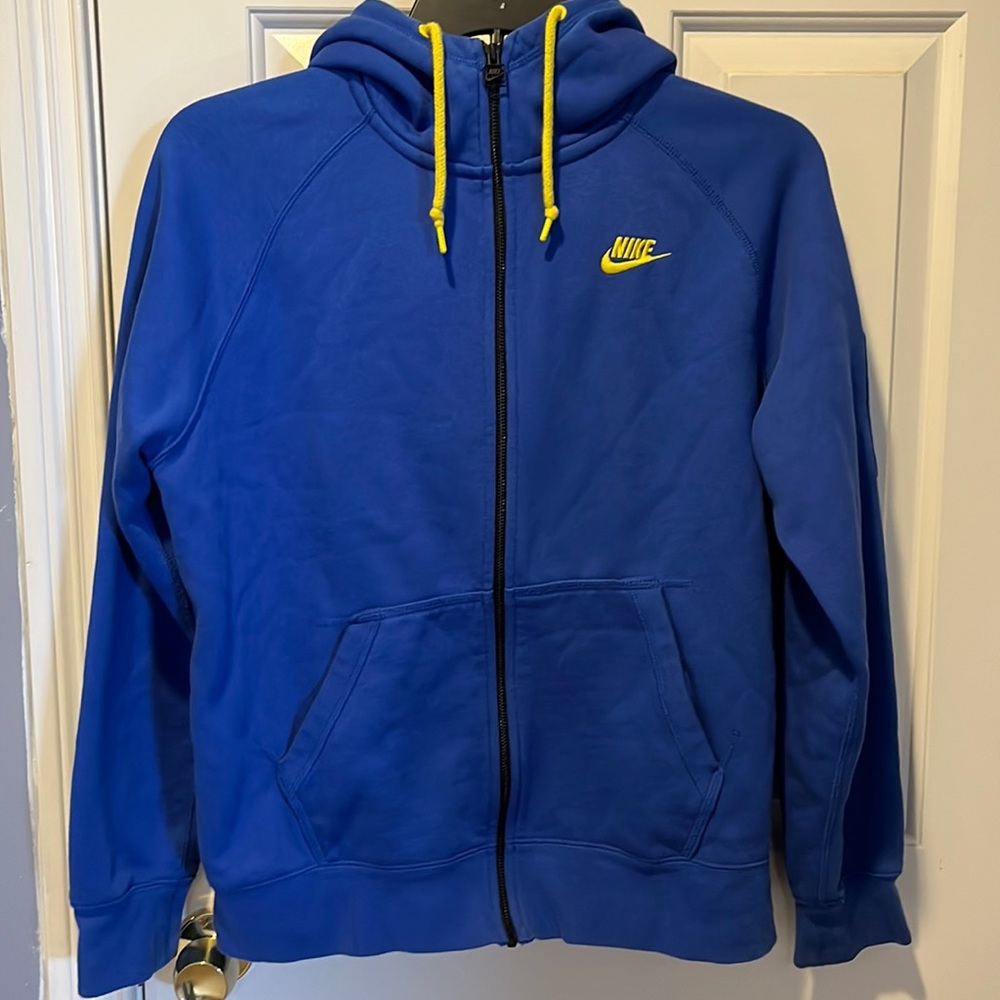 Nike sweatshirt